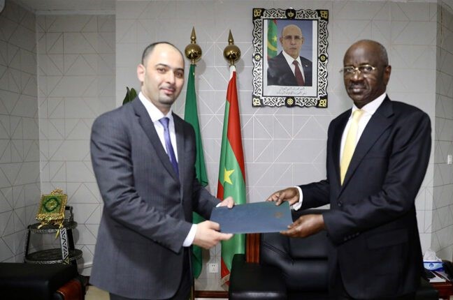 Le ministre des Affaires étrangères reçoit une copie figurée des lettres de créances de l’ambassadeur d’Algérie