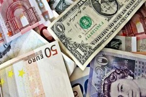 Le Ghanagate, une affaire de faux dollars dont l’ex-président Aziz est l’un des principaux personnages, refait surface