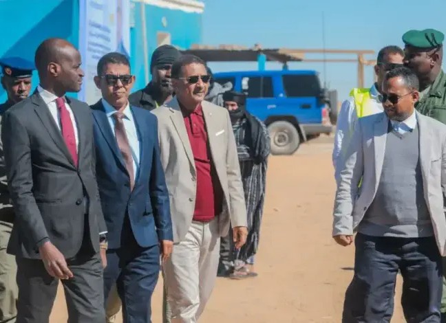 Tiris Zemour : le wali demande aux orpailleurs mauritaniens d’évacuer une bande de 10 km à la frontière avec l’Algérie 