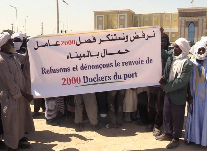 Vidéo. Mauritanie: 2.000 dockers licenciés du port de Nouakchott en sit-in devant la présidence