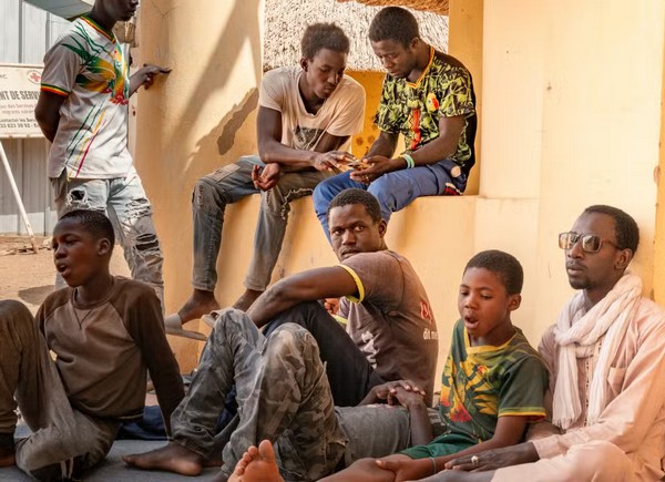 La Mauritanie, désormais l’un des principaux points de départ vers l’Europe, expulse des centaines de migrants sous la pression de l’UE