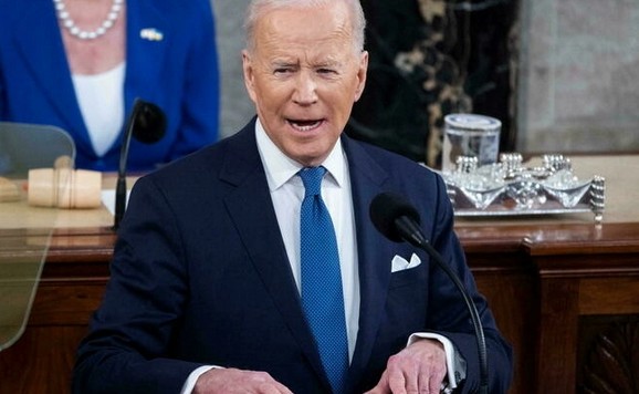 Joe Biden envisage des mesures plus fortes pour faire baisser les cours du pétrole