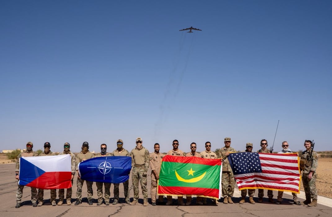 Exercices conjoints à bord d’un bombardier américain entre des officiers mauritaniens et américains 
